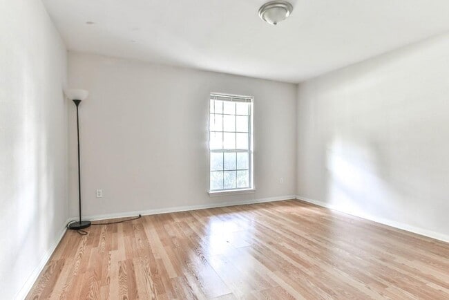 Building Photo - 3839 Sun Valley Dr