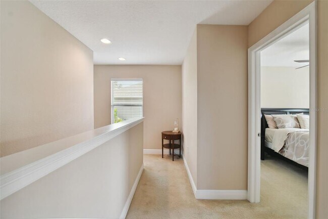 Building Photo - 7111 S Westshore Blvd