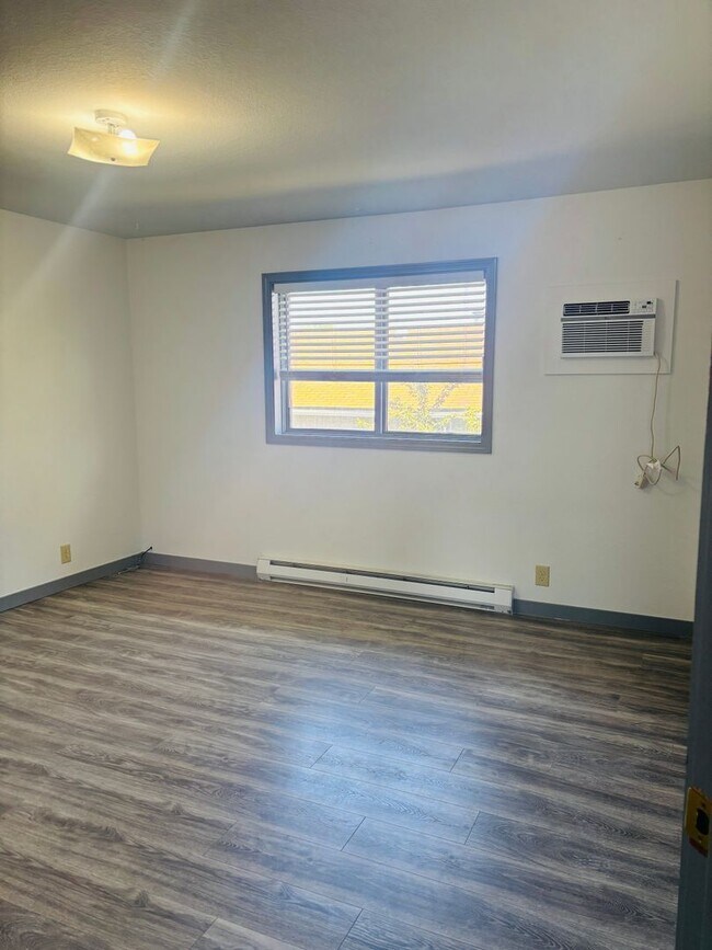 Building Photo - 3BR condo w/ garage & private yard