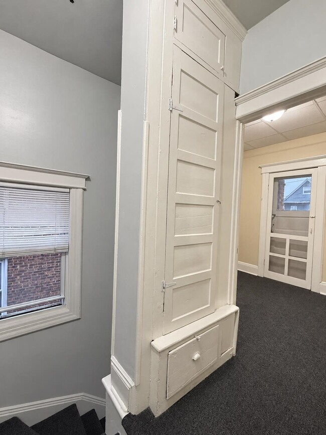 Building Photo - 143 W 30th St