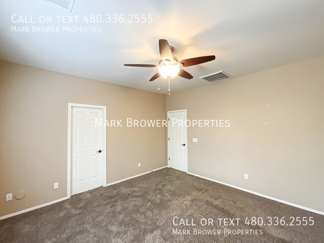 Building Photo - 1204 E Blackfoot Daisy Dr