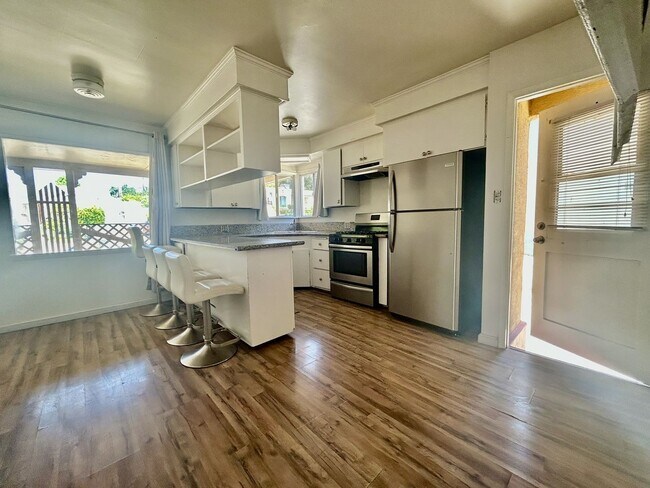 Building Photo - Charming 3 Bed 1 Bath For Rent *$400.00 Of...