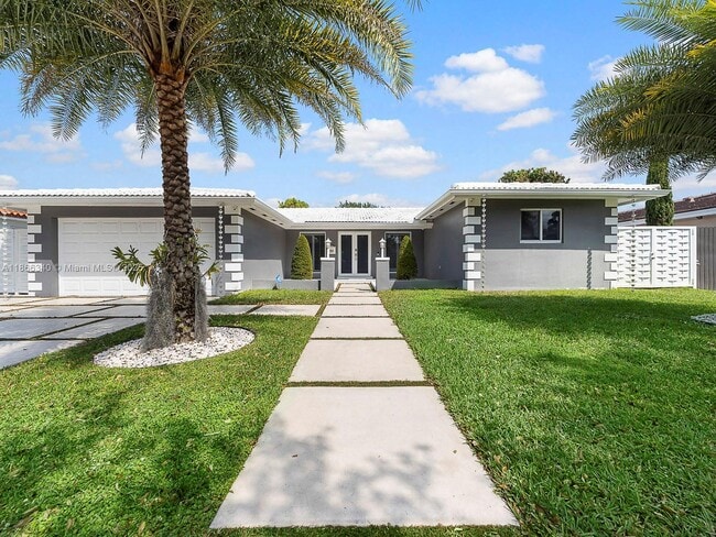 Building Photo - 6951 Miami Lakeway S