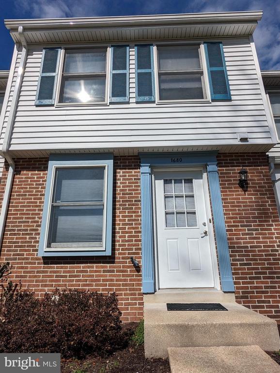 Building Photo - 1680 Thenia Pl