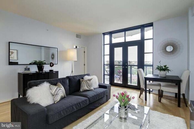 Building Photo - 437 New York Ave NW