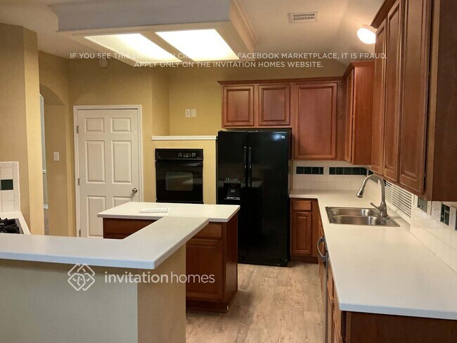 Building Photo - 613 Chestnut Dr