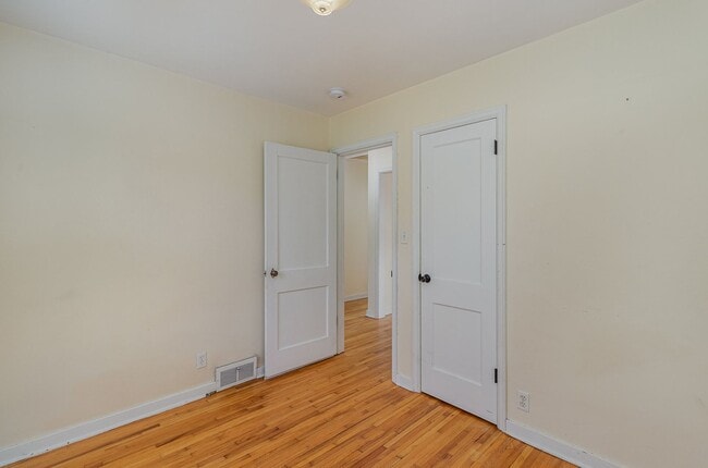 Building Photo - 2 Bed | 1 Bath Across From Coon Lake