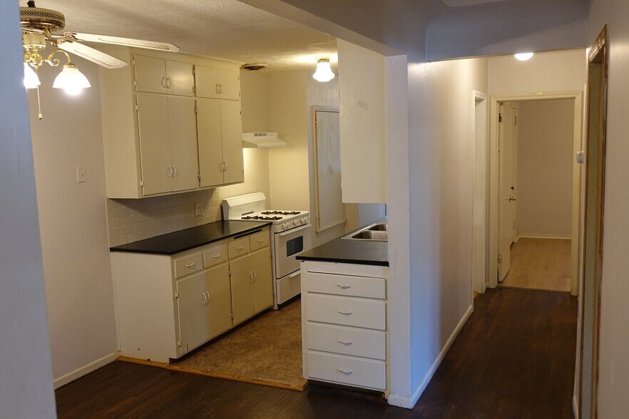 Building Photo - 1136 2nd Street