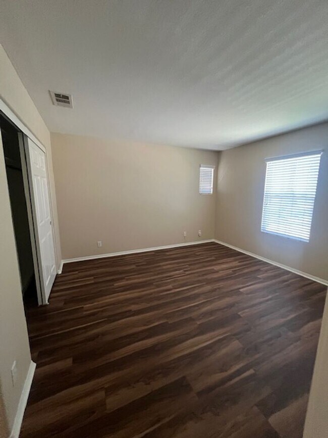 Building Photo - Beautiful Estate located in the Highly des...