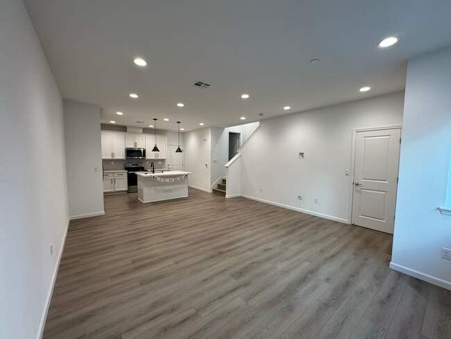 Building Photo - 6333 Dandelion St