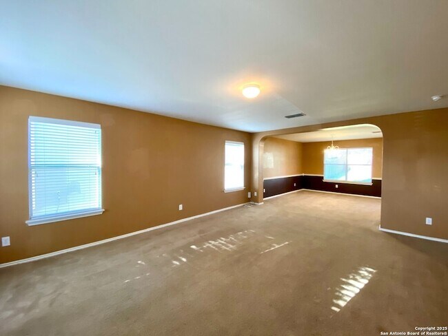 Building Photo - 215 Coopers Hawk