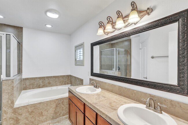 Building Photo - 9813 Sandhill Dr