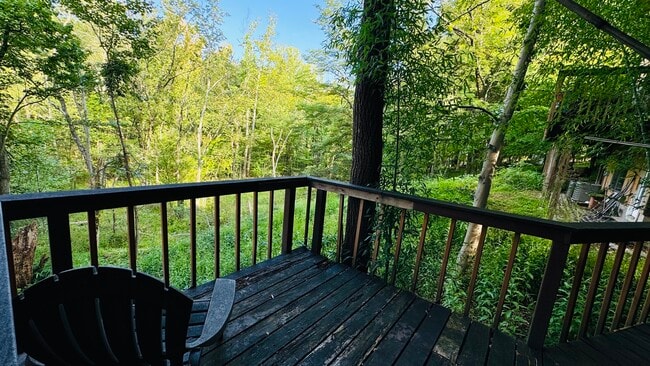 Building Photo - 96 Old Pascack Rd