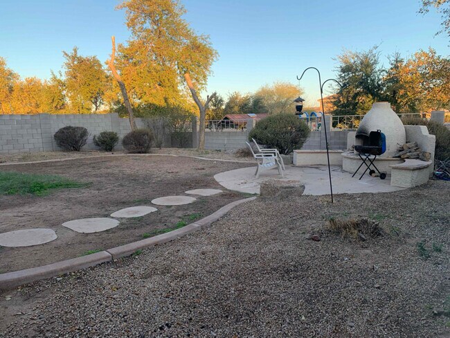 Building Photo - 2604 W Maldonado Rd