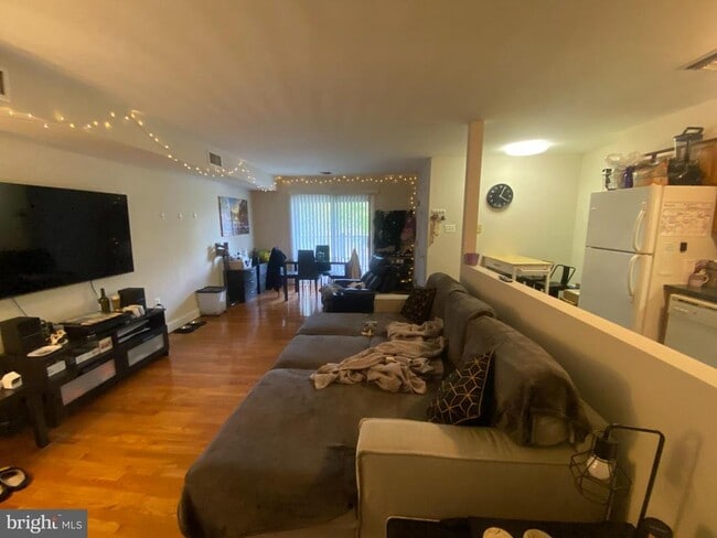 Building Photo - 5954 Henry Ave