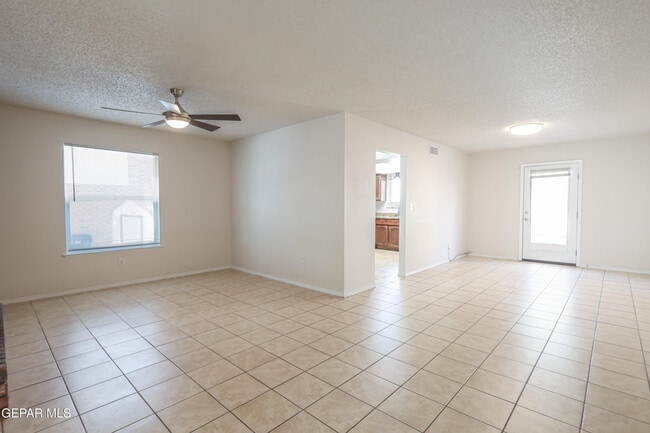 Building Photo - 11617 Soberana Ln