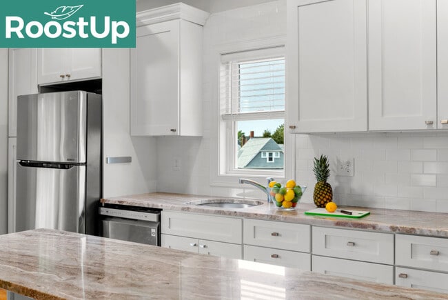 Building Photo - Furnished Bedroom with Private Bath in East Boston