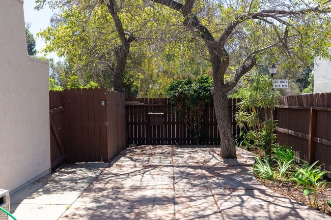 Building Photo - Ventura | Todd Ranch Townhome | 3 Bedroom + 2 Bathroom