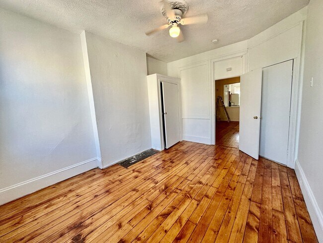 Building Photo - 521 Willow Ave