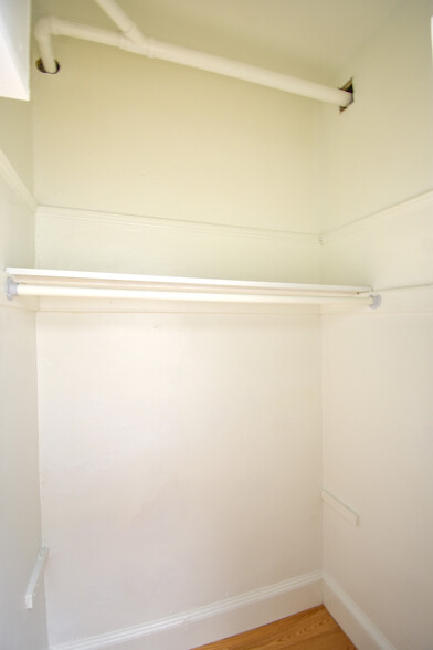 Building Photo - 128 Hemenway St