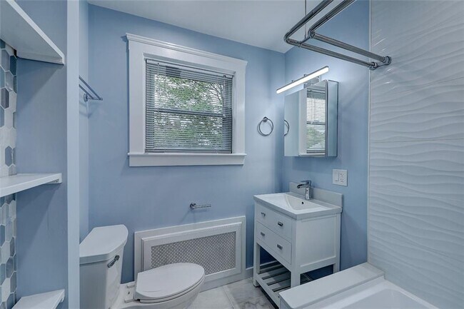 Building Photo - 167 Lafayette St