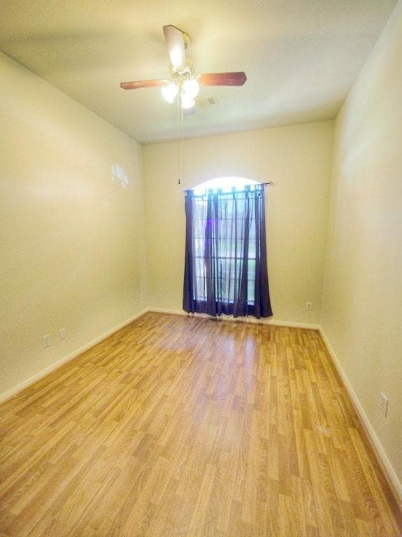 Building Photo - 4915 Lochman Ln