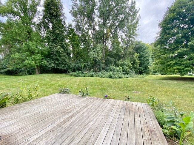 Building Photo - 2 Bedroom Condo in Williston VT Available ...