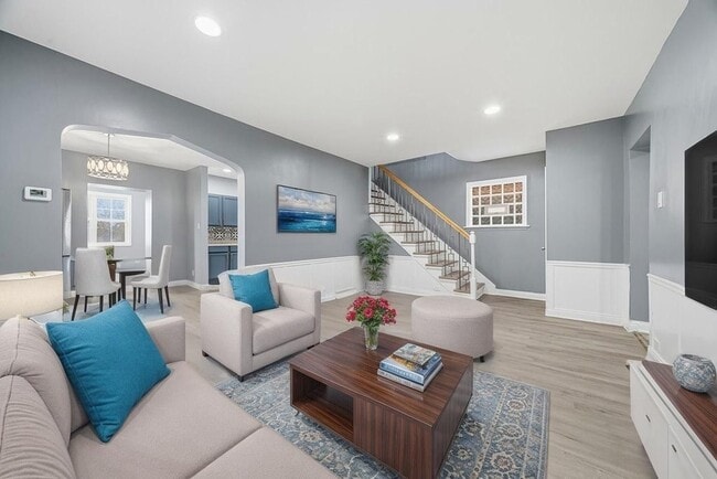 Building Photo - 8824 S Wabash Ave