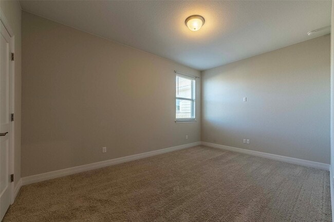 Building Photo - 5516 Limestone Spring Cove