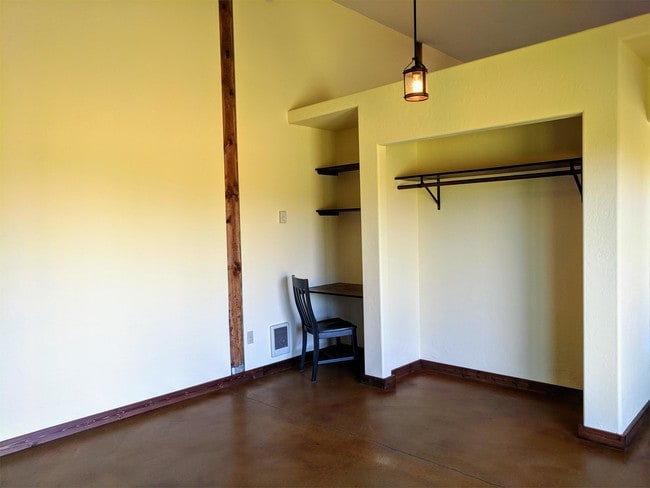 Building Photo - 82 Jewel Trl