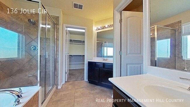 Building Photo - 136 Jolie Cir