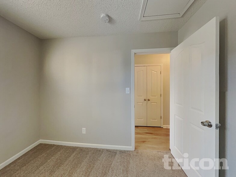 Building Photo - 15228 Pangborn Pl