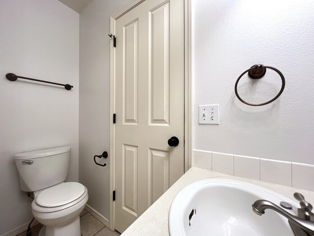 Building Photo - 5851 N Cobbler Ln