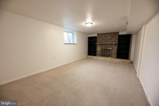 Building Photo - 6017 Walhaven Dr