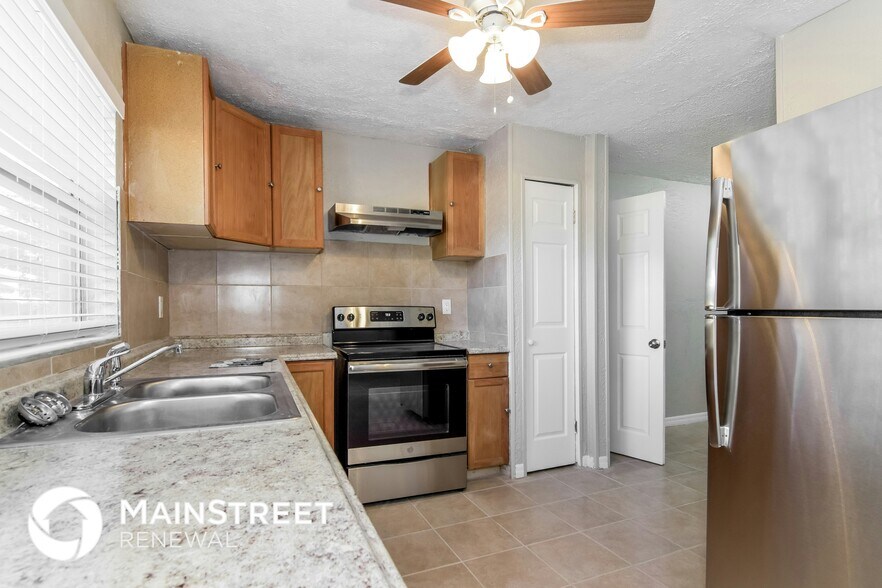 Building Photo - 1733 Green Ridge Rd