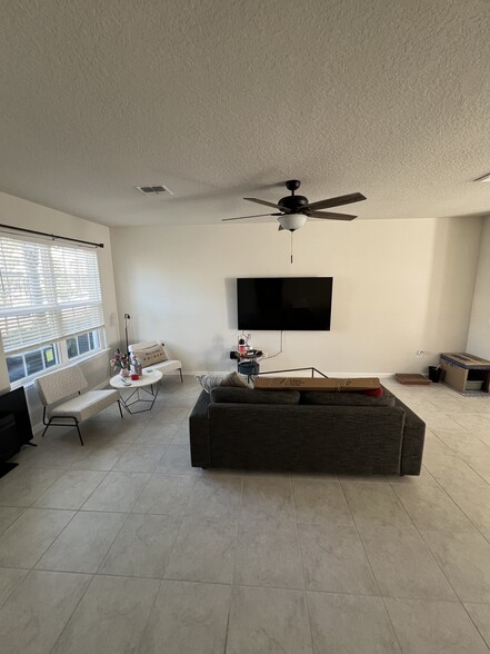 Building Photo - 6224 Aralia Ivy Ln
