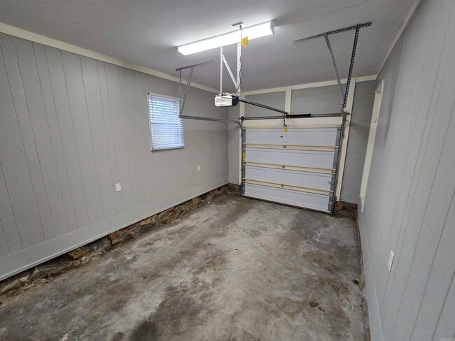Building Photo - 3117 N Cypress St