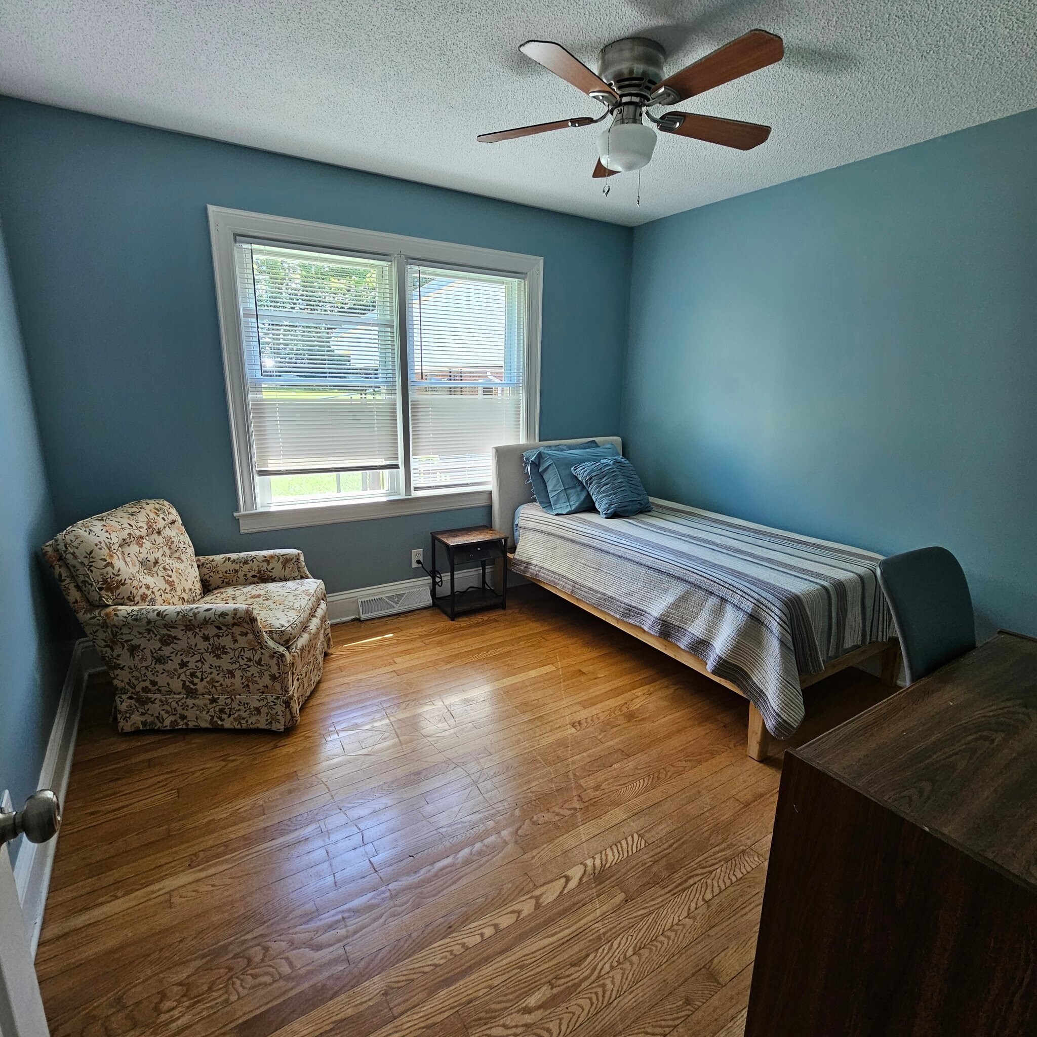 Building Photo - 548 Greenway Dr