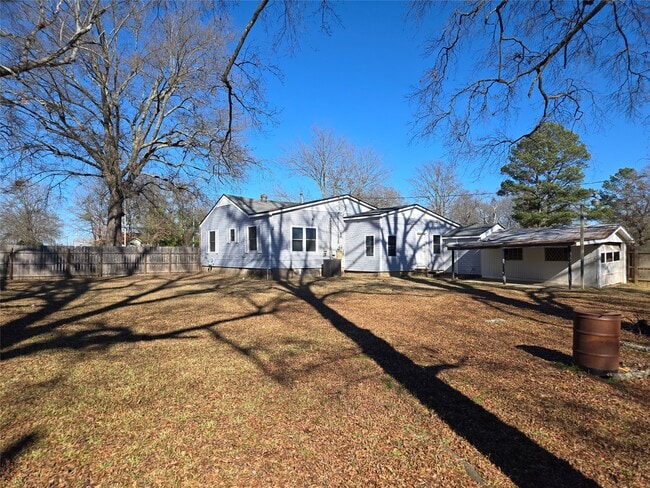 Building Photo - 1711 W 17th St