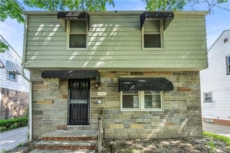 Building Photo - 15803 Delrey Ave