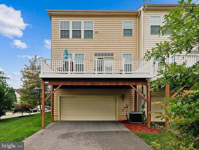 Building Photo - 2834 Admiral Ridge Rd