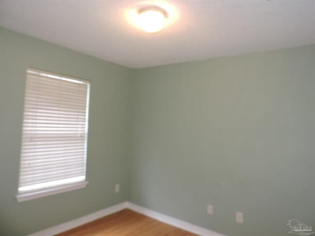 Building Photo - 5917 Last Big Tree Ln