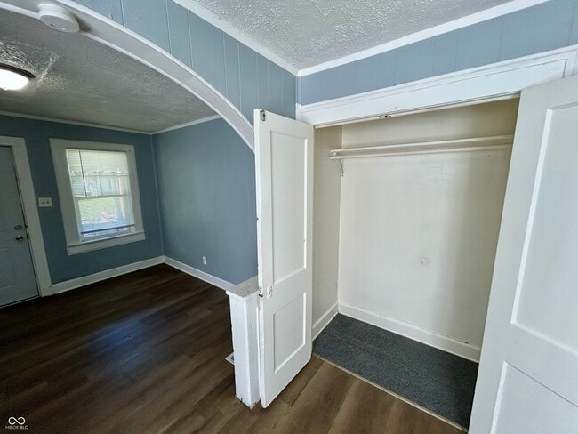 Building Photo - 2909 E Brookside Ave