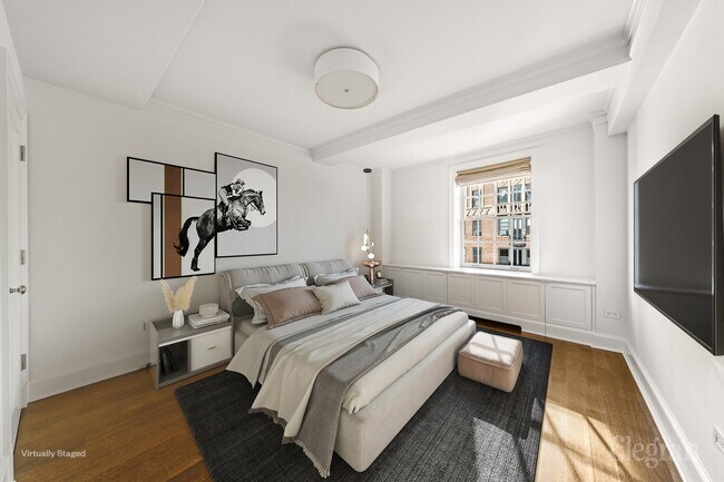 Building Photo - 28 E 10th St