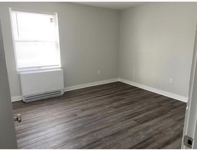 Building Photo - 45 W Main St