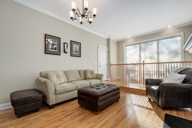 Building Photo - 2512 W Thomas St