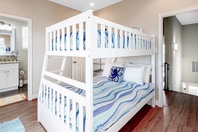 Building Photo - 11221 Schwartz Dr