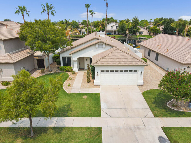 Building Photo - Beautiful Waterfront Home in Ocotillo Lakes