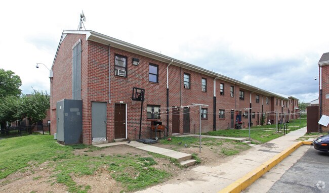 Primary Photo - MuCulloh Housing Lowrise