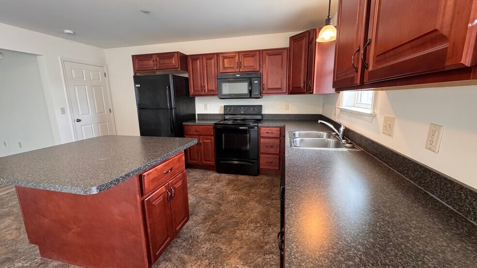 Building Photo - 250 Limestone Dr